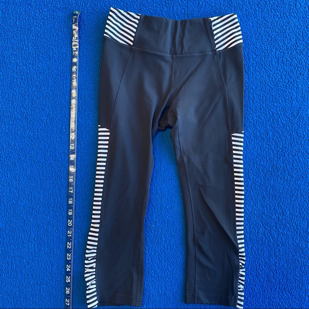 Calia by Carrie Underwood leggings in black& white